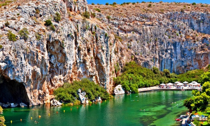 Vari-Voula-Vouliagmeni Apartment | Directly before the sea.Direkt vor dem Meer