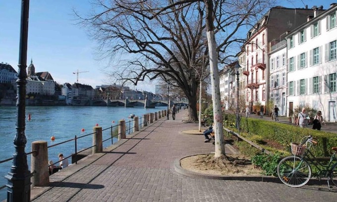 Basel City Centre Apartment | Directly on the Rhine: 40 sqm - BLUE LOUNGE apartment