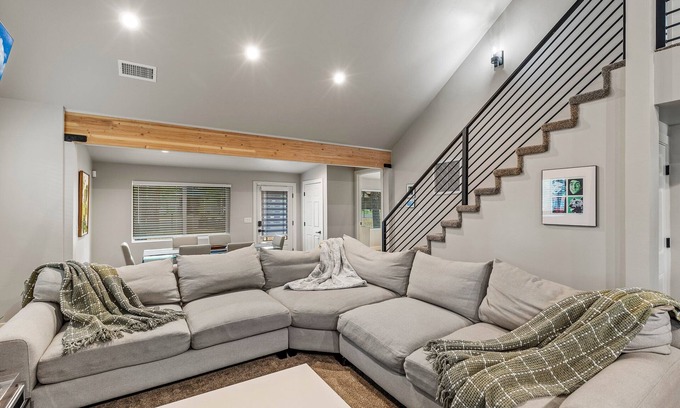 Flagstaff Cabin | Discounts at Local Shops | NAU Homecoming 11/5-8