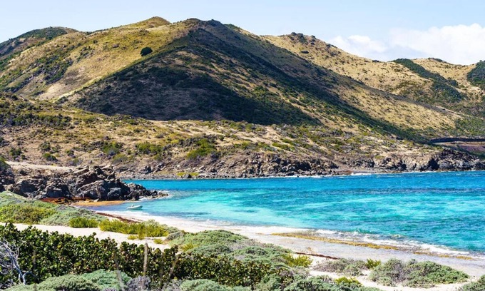 Maho House | Discover our Corner of Paradise! Close to Beaches - Cupecoy Beach, Maho Beach!