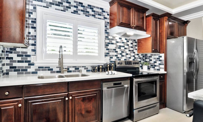 Fountain Valley House | Disney/Huntington Beach New Luxury Guesthouse