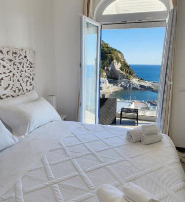 Sant'Angelo Apartment | Divina Seaside Suite Ischia
