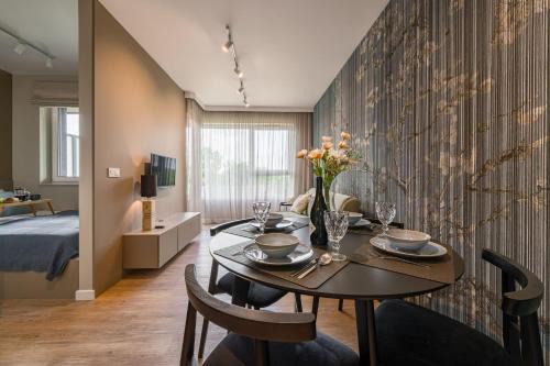 Srodmiescie Apartment | Dmowskiego Apt - Parking, Balcony - by Rentujemy