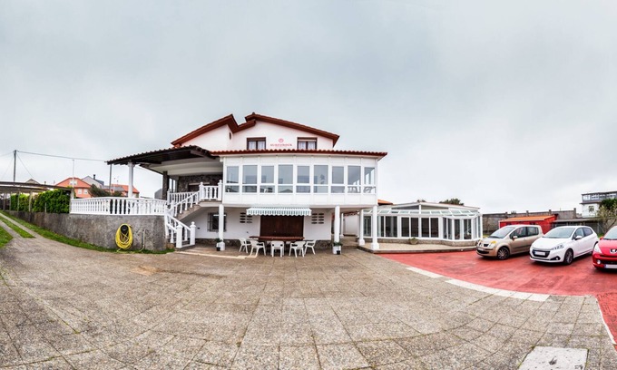 Razo da Costa Ski Chalet | DO RIO DE EVA AREA, PLAYA DE RAZO