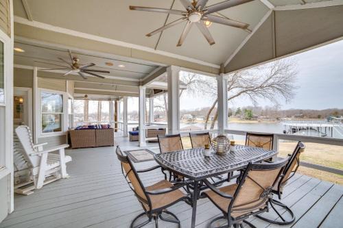 Enchanted Oaks House | Dock and Lake Access Gem on Cedar Creek Reservoir