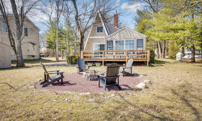 Pocono Summit House | Dock & Sunroom: Waterfront Home Near Kalahari!