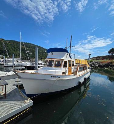 Rosario Boat Rental | Dockside Boat Rental Suite Rosario Ocean Views