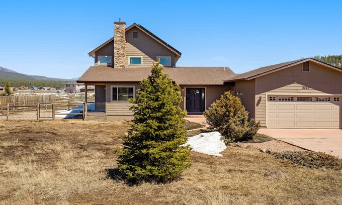 Fort Valley House | Dog-friendly 2-story home with mtn views, private hot tub, deck, fireplace, W/D