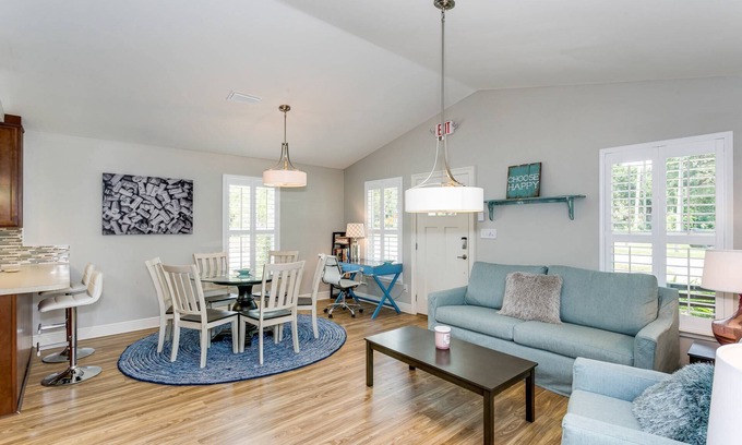 Downtown House | Dog Friendly - Charming Downtown Cottage - Handicap Accessible - Fast WiFi - Off Street Parking