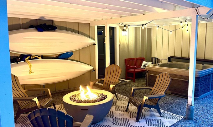 Eastsound Cottage | Dog-Friendly Cottage with hot tub, kayaks, e-bike