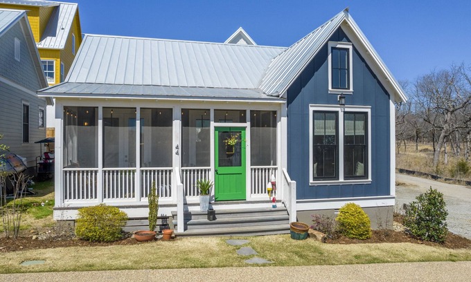 Eufaula Cottage | Dog friendly home in Carlton Landing, Oklahoma on Lake Eufaula