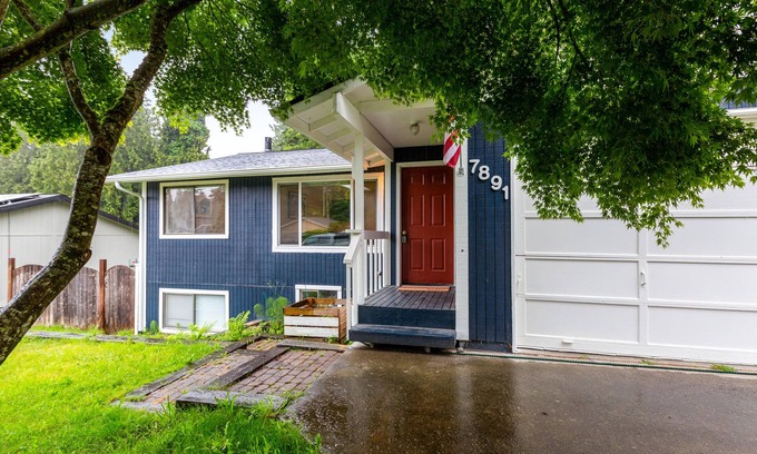 Clinton House | Dog-friendly home with a yard, washer/dryer, partial AC - near attractions