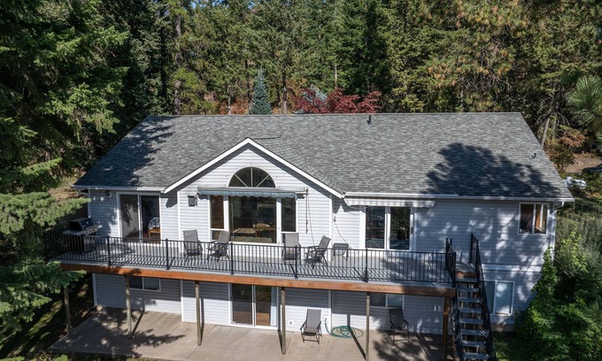 Rockford Bay House | Dog-Friendly Lakeview Home w/Canoes & Game Room