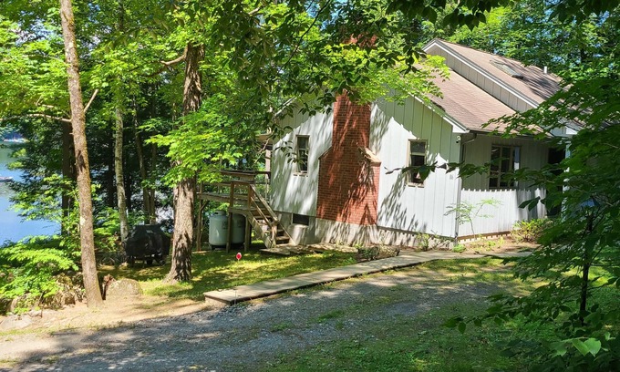 Fort Ann Cottage | Dog friendly lakefront home w/fireplace near Lk George. Telecommuters welcome!