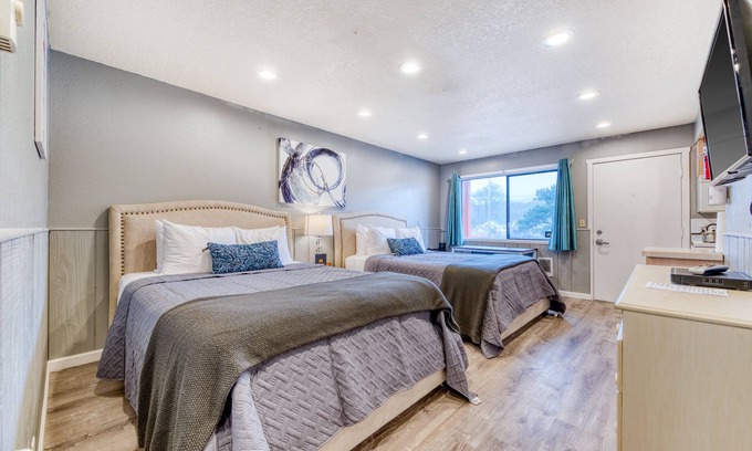 Rockaway Beach House | Dog-Friendly Room w/Full Kitchen - Walk to the Beach and Downtown