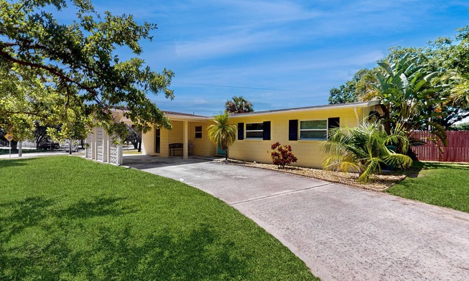 College Green Estates House | Dog-friendly updated home with enclosed yard, smart TVs, firepit, grill, & games