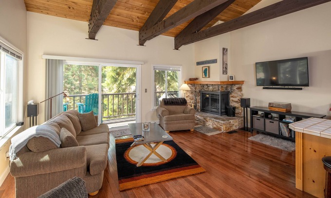 Lake Forest Condo | Dollar Hill II # 25 by Hauserman Rental Group