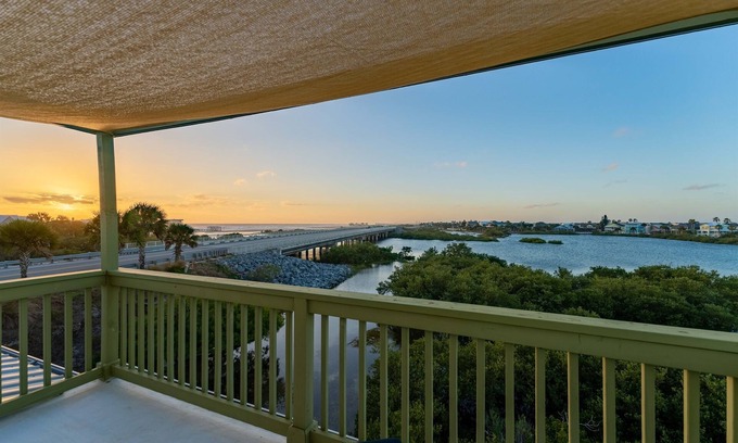 St. Augustine House | Dolphin Cove 4BR Condo-Views-BBQ-Fire Pit-Pets OK