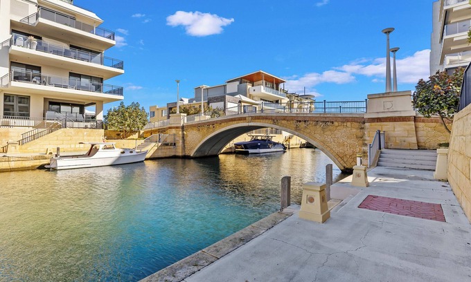 Mandurah Apartment | Dolphin Harbour Haven-Family Friendly-Canal Front