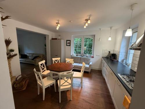 gmina Burzenin House | Dom nad rzeką Wartą