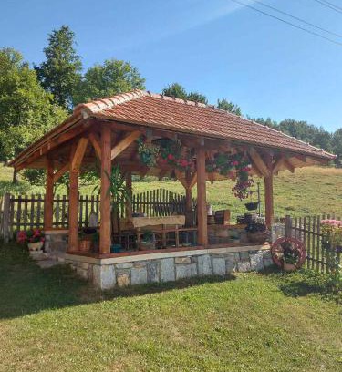 Zlatibor House | Domaćinstvo Sindžirević