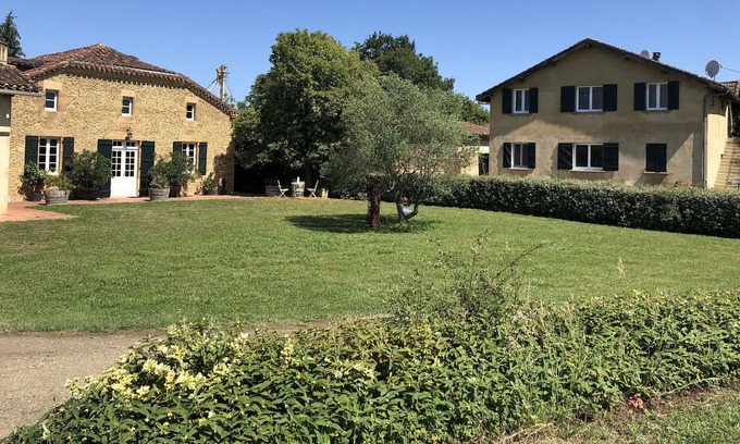 Lannemaignan Apartment | Domaine De Vibois - Ground floor apartment between vineyards, woods and swimming pool