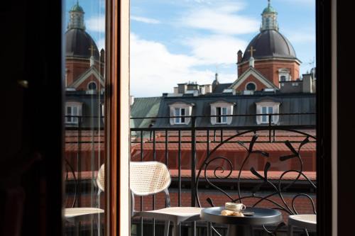 City Centre Apartment | Dome View Apartment by the Main Square - by Upstairs