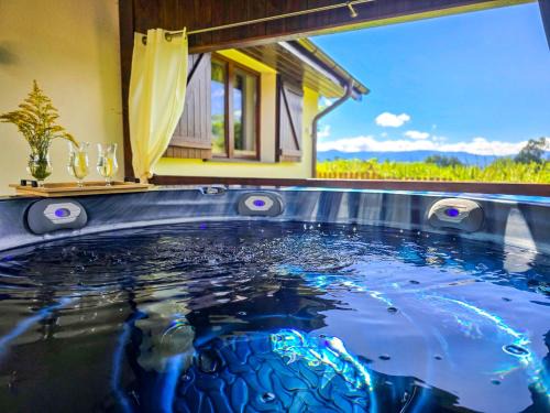 Janowice Wielkie House | Domek pod Świerkami & Jacuzzi