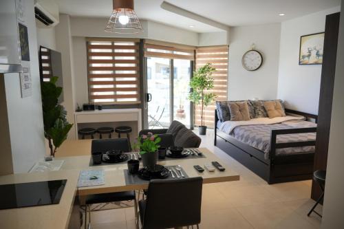 Maribago Apartment | Dominiks quite and Elegant Studio Ocean View Pool at Tambuli Resort High Floor