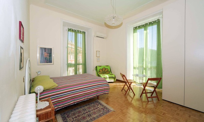 Quartiere XVII Trieste Apartment | Domus Costanza - Bright and elegant apartment in Piazza Verbano.