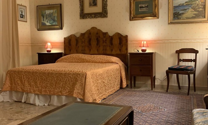 Fuorigrotta Bed & Breakfast | Domus Diocleziano, la tua casa lontano da casa! Comoda, sicura e accogliente!