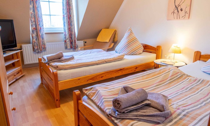 Prohn Apartment | Doppelzimmer - Pension Zur Kurve