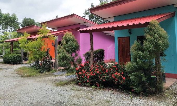 Si Maha Phot Hotel | Douangjinda Resort