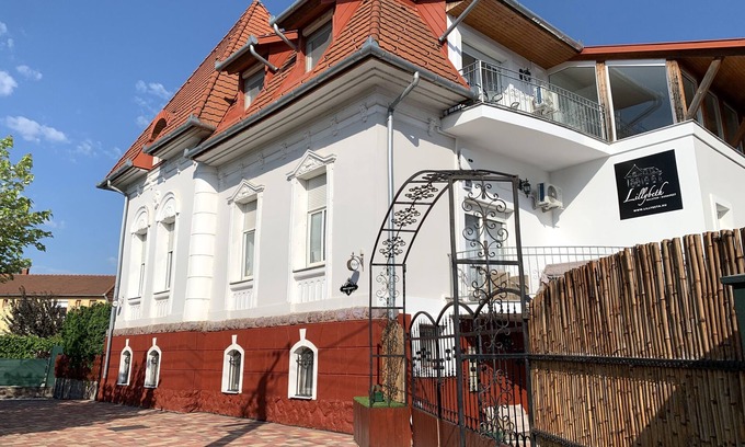 Keszthely House | Double bedroom in historical Villa in perfect location