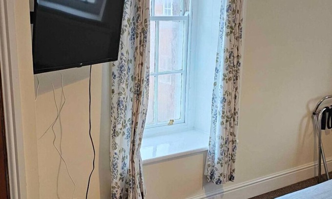 Mynydd Isa House | Double Room Shared Bathroom Bath Only TV Free Wi-Fi
