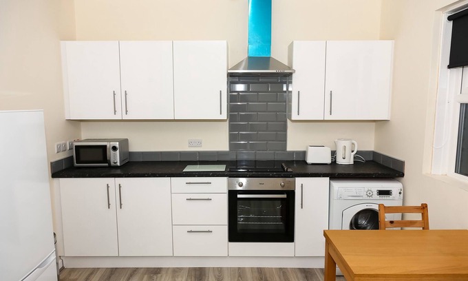 Sunderland House | Double room-Shared Bathroom