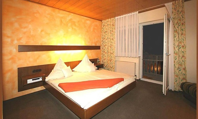 Ronneburg Apartment | Double room with shower and WC
