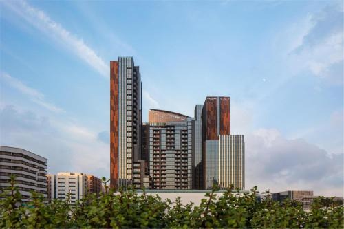 Al Mankhool Hotel | DoubleTree by Hilton Dubai M Square Hotel & Residences