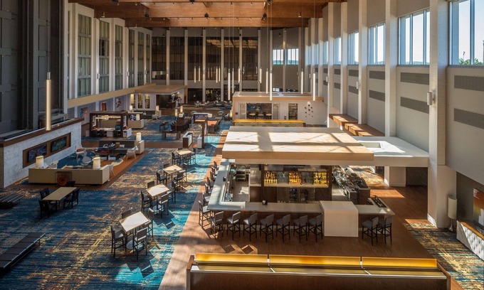 Mars Hotel | DoubleTree by Hilton Pittsburgh - Cranberry