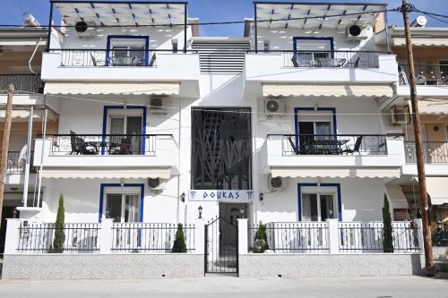 Paralia Ofryniou Apartment | Doukas Aparthotel