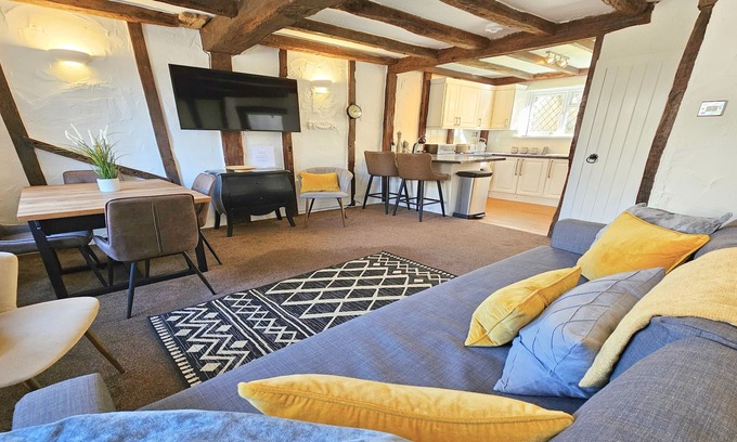 Croyde Cottage | Dove Cott | Sleeps 4 | Central Location