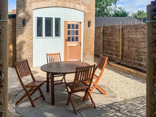 Guyhirn House | Dovecote