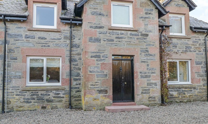Strathpeffer House | DOWER HOUSE, pet friendly, character holiday cottage in Strathpeffer