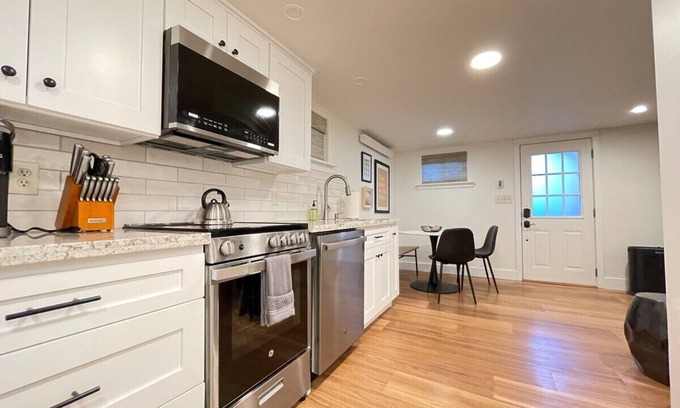 York Apartment | Downtown Bellingham newly furnished guest suite