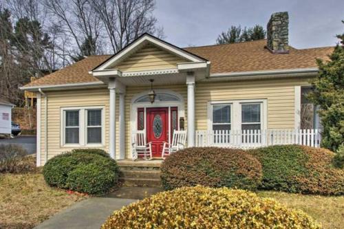 Boone House | Downtown Boone ON King Street - 2 Bedroom Home