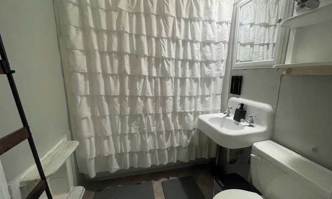 Central Business District Apartment | Downtown Bunkhouse: Toyota Center, George R. Brown Convention Center, Walkable