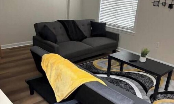 University Hill Apartment | Downtown Getaway/Free Parking