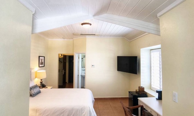 Christiansted Hotel | Downtown Getaway Near Dining, Shopping, and Christiansted’s Historic Fort