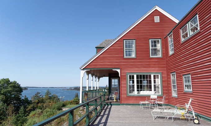 North Haven House | Downtown Hilltop Cottage - Breathtaking View
