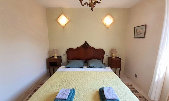 Jonzac House | Downtown house with private garden Jonzac